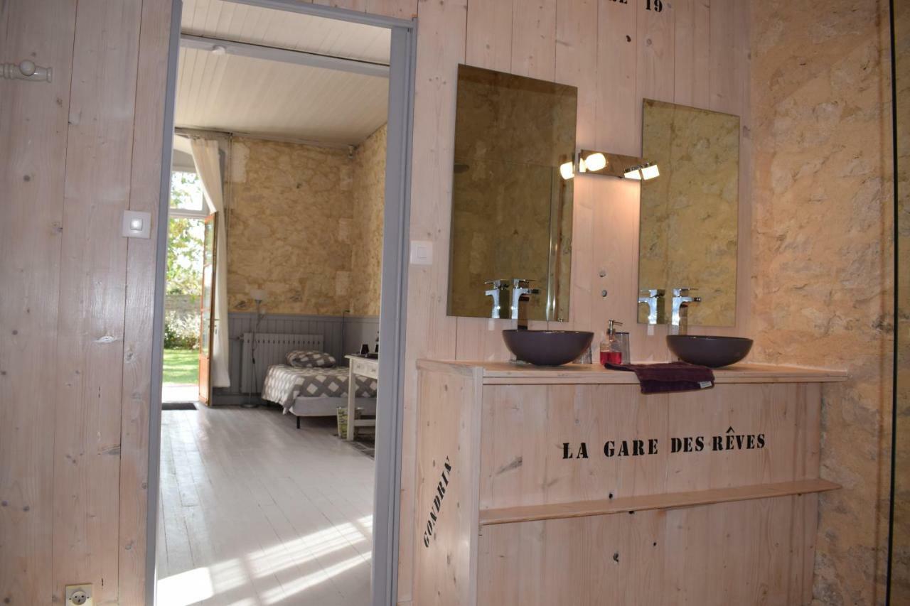 Bed and Breakfast La Gare Des Reves à Gondrin Extérieur photo